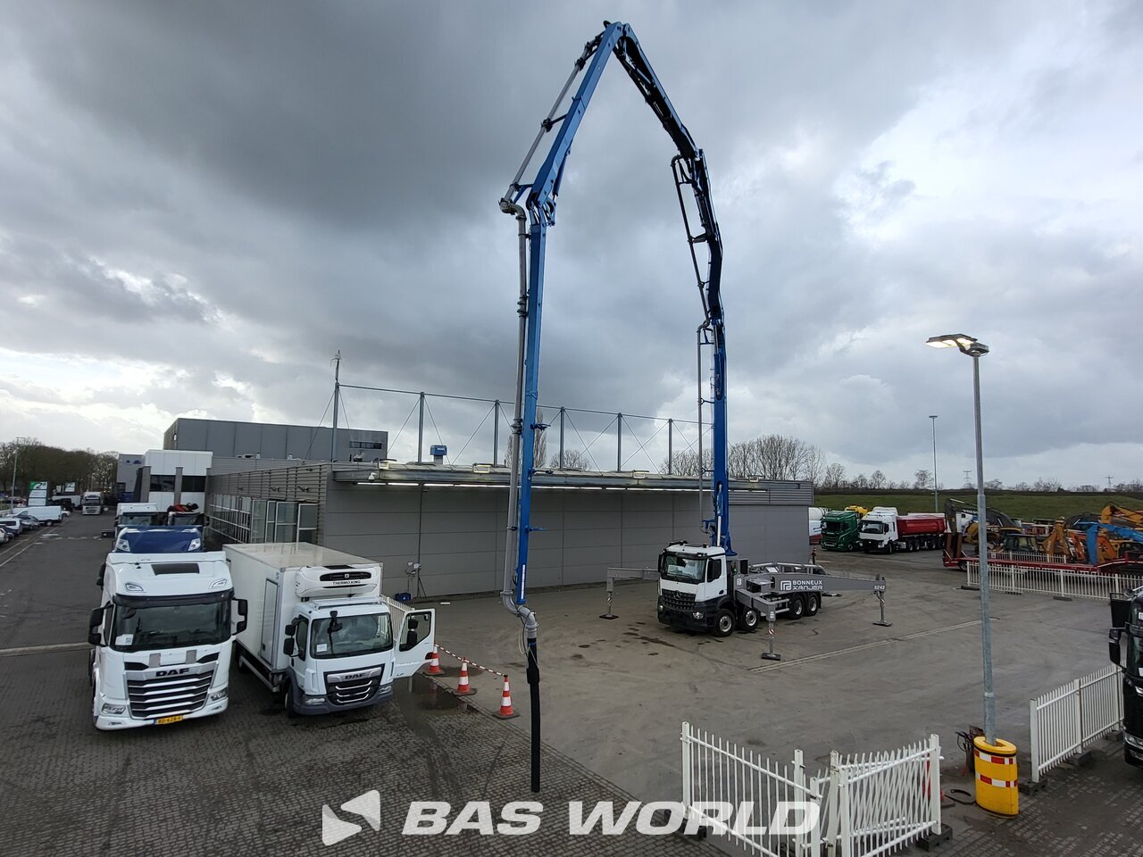 Other : Mercedes Arocs 4151 Concrete pump