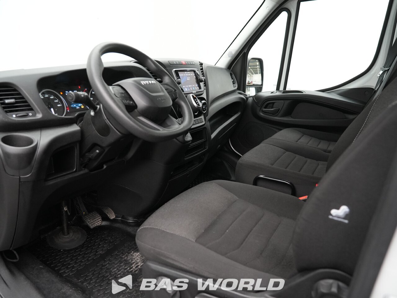 Other : Iveco Daily 35S16 شاحنة خفيفة بصندوق مغلق