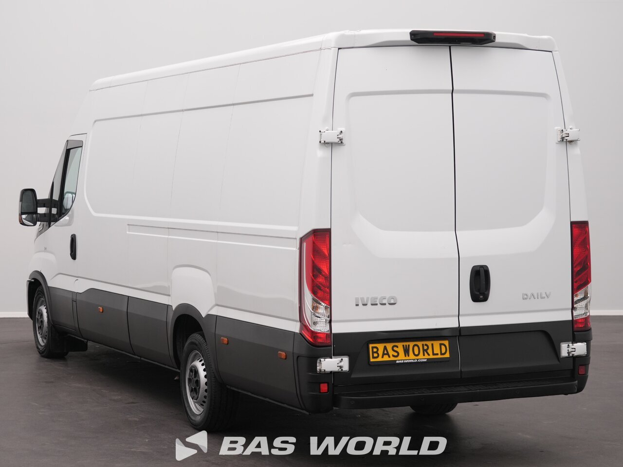 Other : Iveco Daily 35S16 شاحنة خفيفة بصندوق مغلق