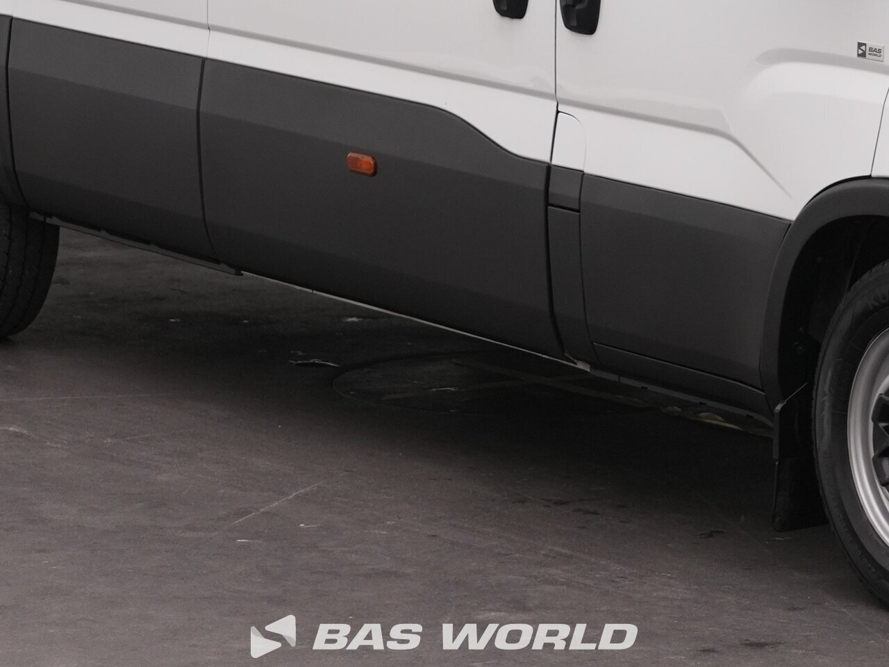 Other : Iveco Daily 35S16 شاحنة خفيفة بصندوق مغلق