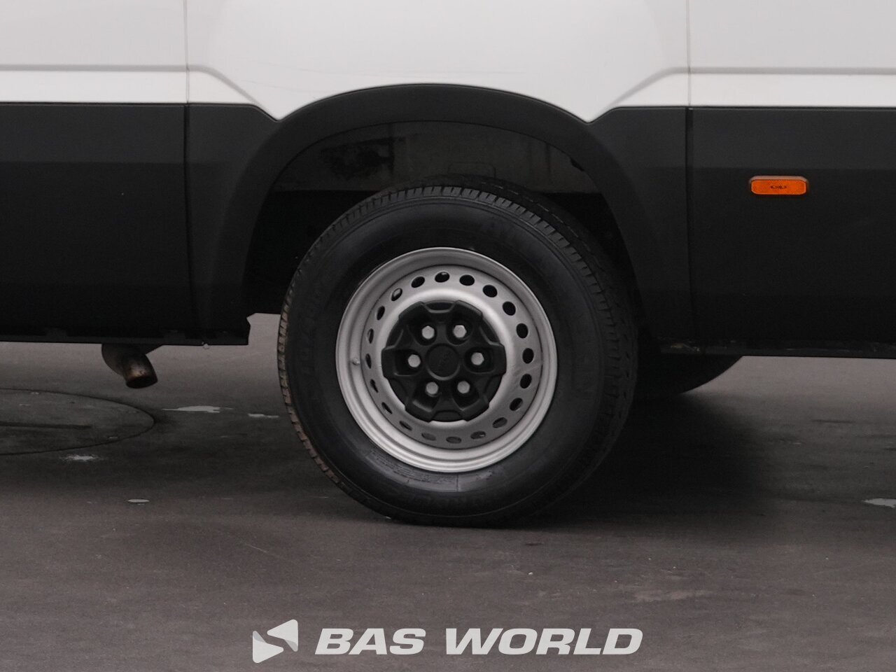 Other : Iveco Daily 35S16 شاحنة خفيفة بصندوق مغلق