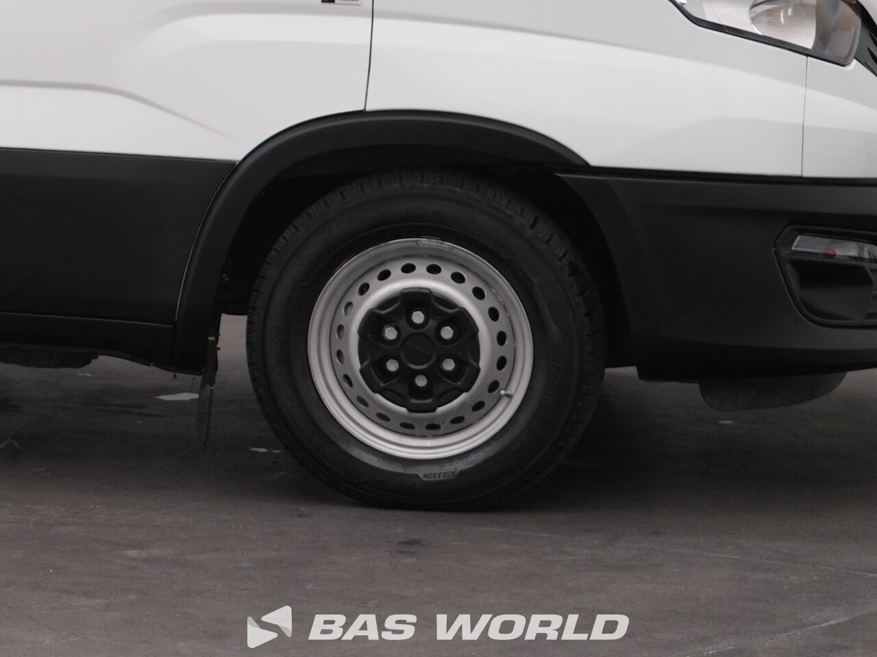 Other : Iveco Daily 35S16 شاحنة خفيفة بصندوق مغلق