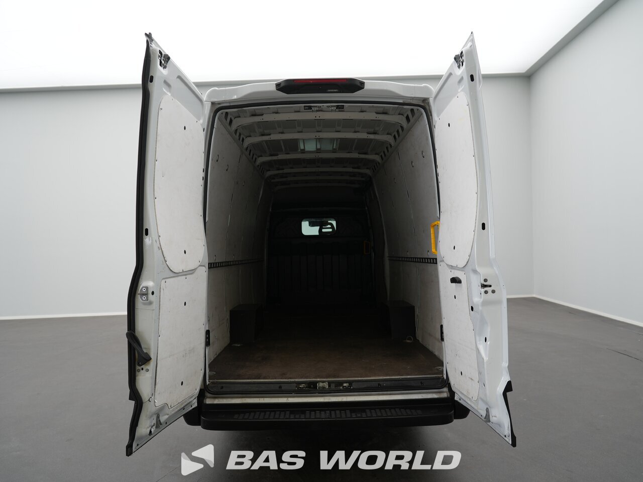 Other : Iveco Daily 35S16 شاحنة خفيفة بصندوق مغلق