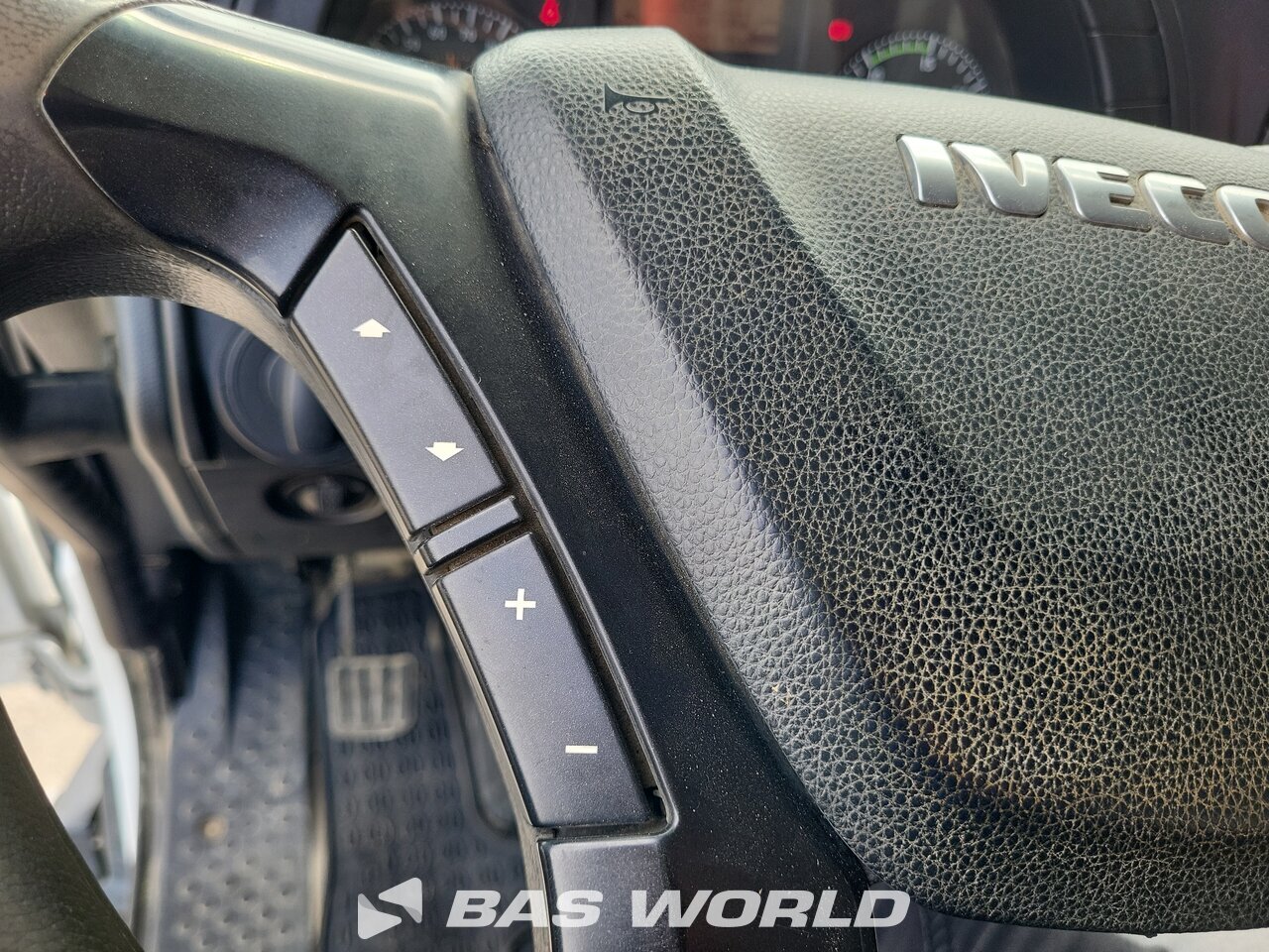 Other : Iveco Trakker 450 camion à bras