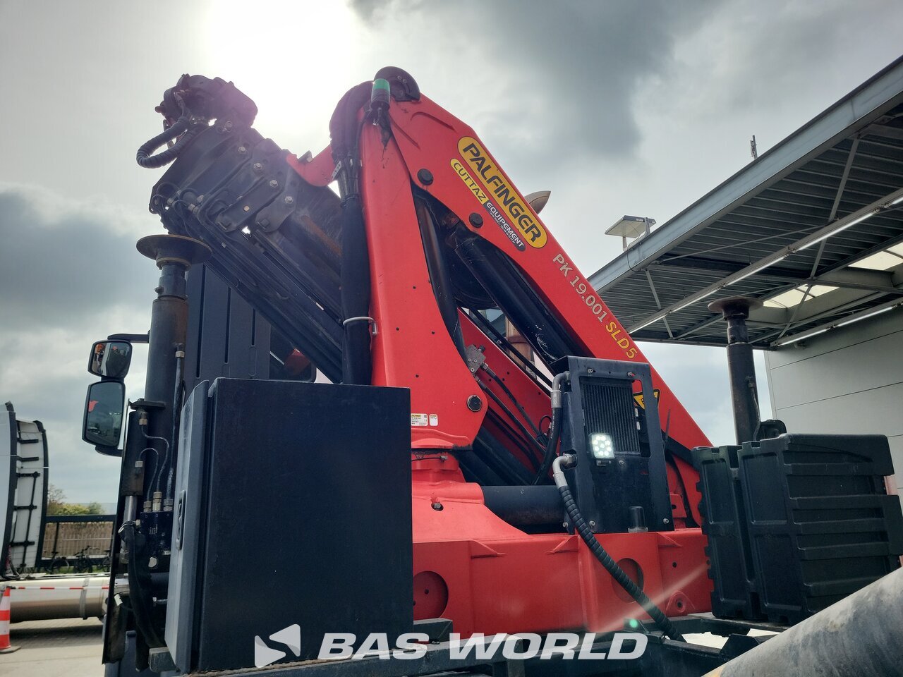 Other : Iveco Trakker 450 camion à bras