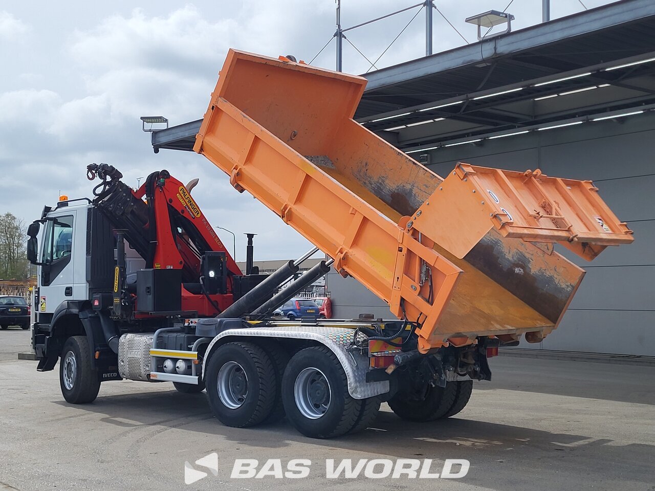 Other : Iveco Trakker 450 camion à bras