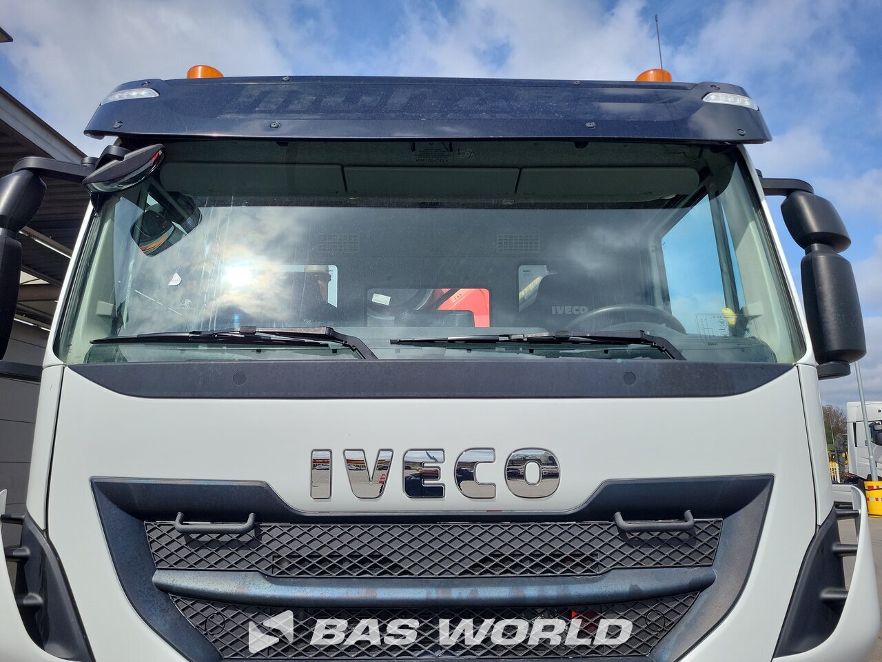 Other : Iveco Trakker 450 camion à bras