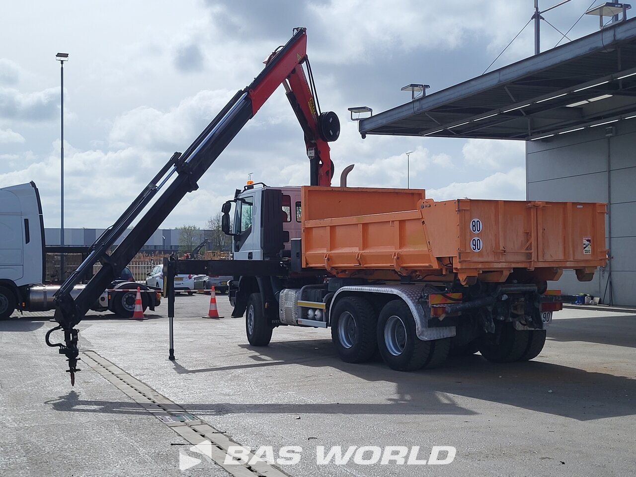 Other : Iveco Trakker 450 camion à bras