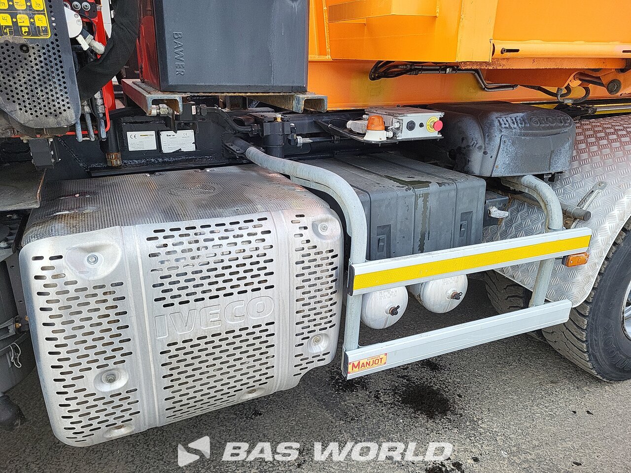Other : Iveco Trakker 450 camion à bras