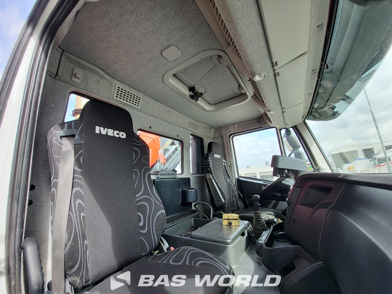 Other : Iveco Trakker 450 camion à bras