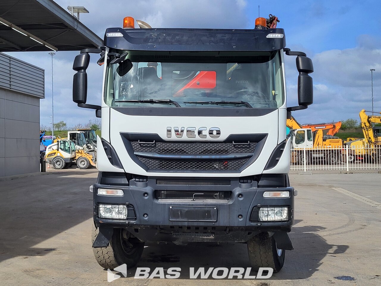 Other : Iveco Trakker 450 camion à bras