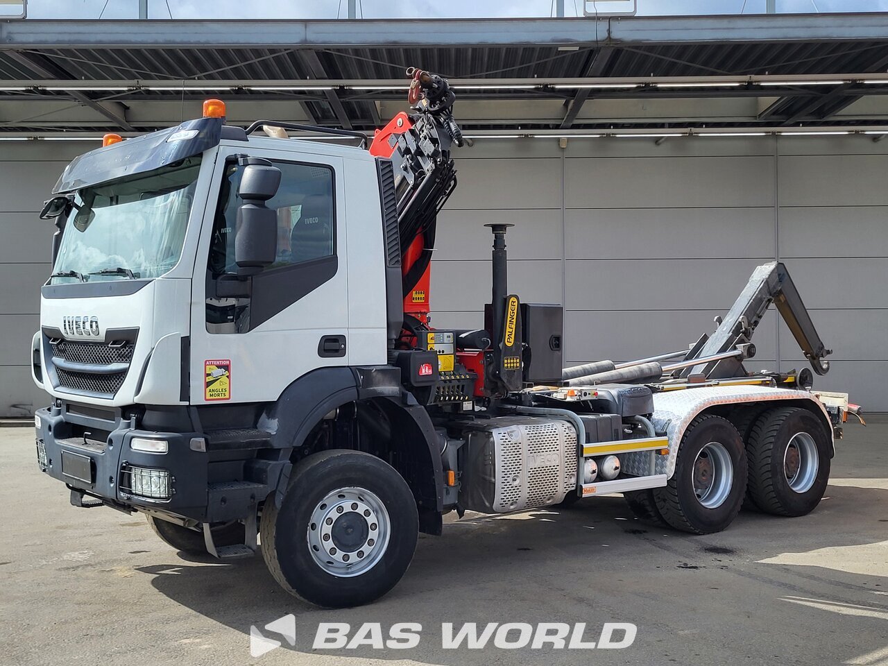 Other : Iveco Trakker 450 camion à bras