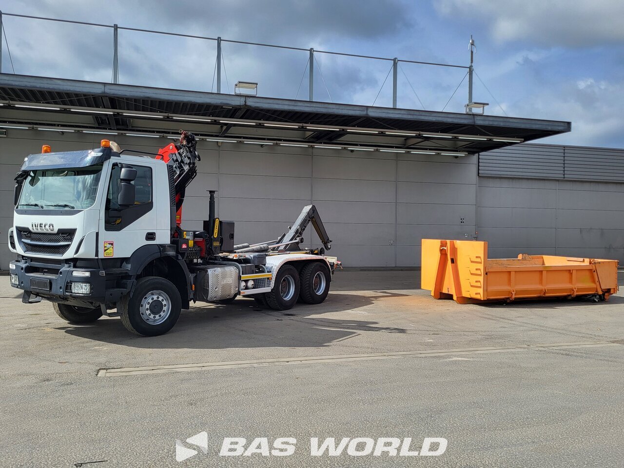 Other : Iveco Trakker 450 camion à bras