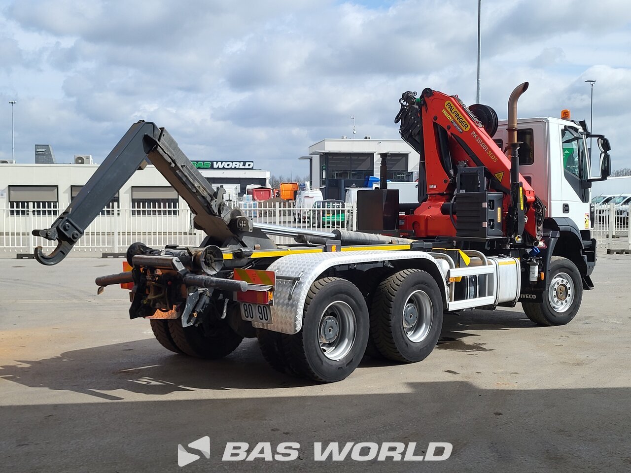 Other : Iveco Trakker 450 camion à bras