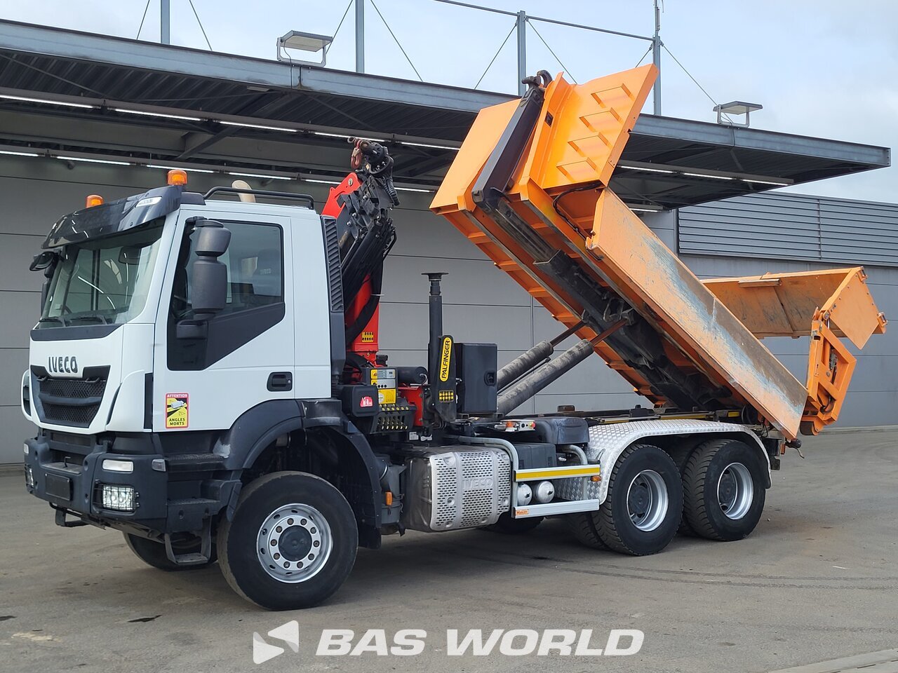 Other : Iveco Trakker 450 camion à bras