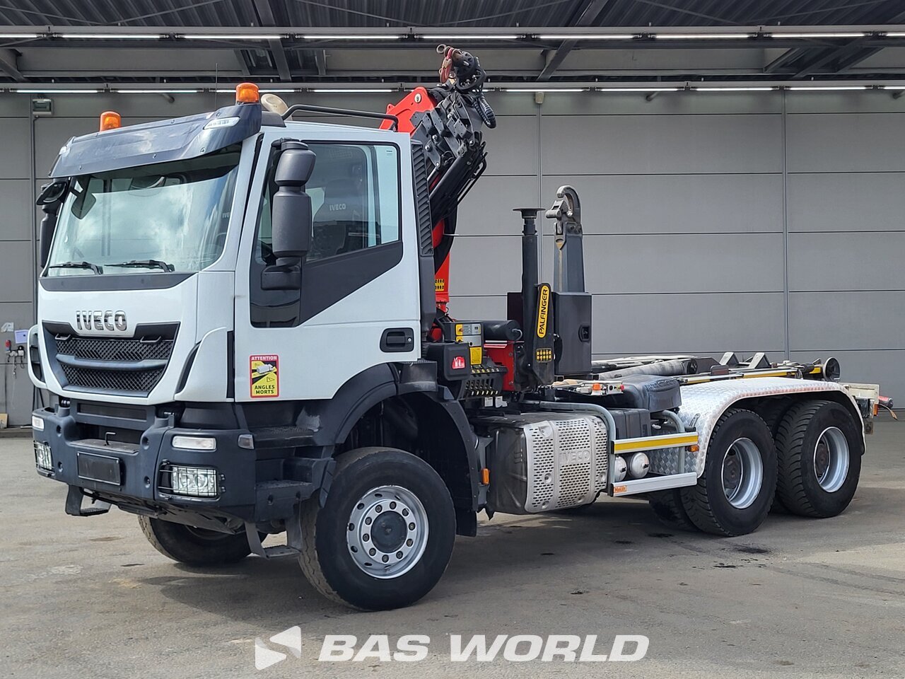 Other : Iveco Trakker 450 camion à bras