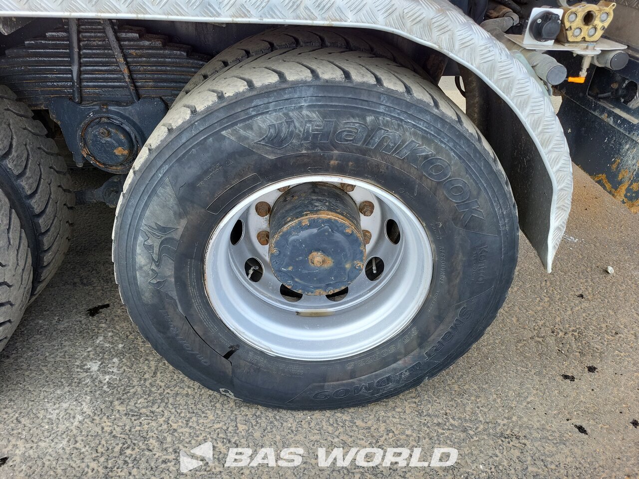 Other : Iveco Trakker 450 camion à bras