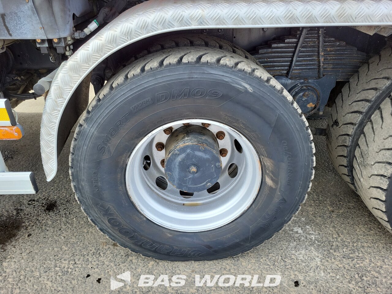 Other : Iveco Trakker 450 camion à bras