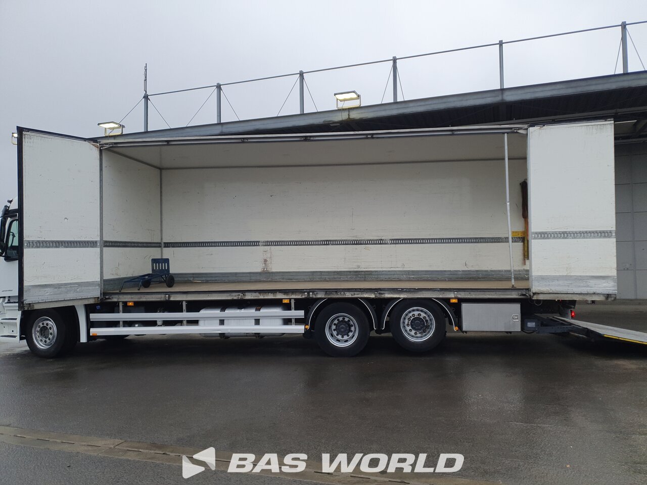 Other : Mercedes Actros 2546 شاحنة الجسم الصندوقي