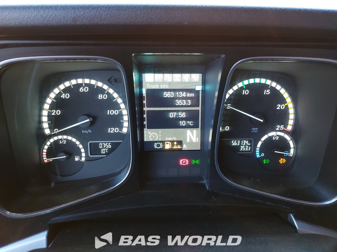 Other : Mercedes Actros 2546 شاحنة الجسم الصندوقي