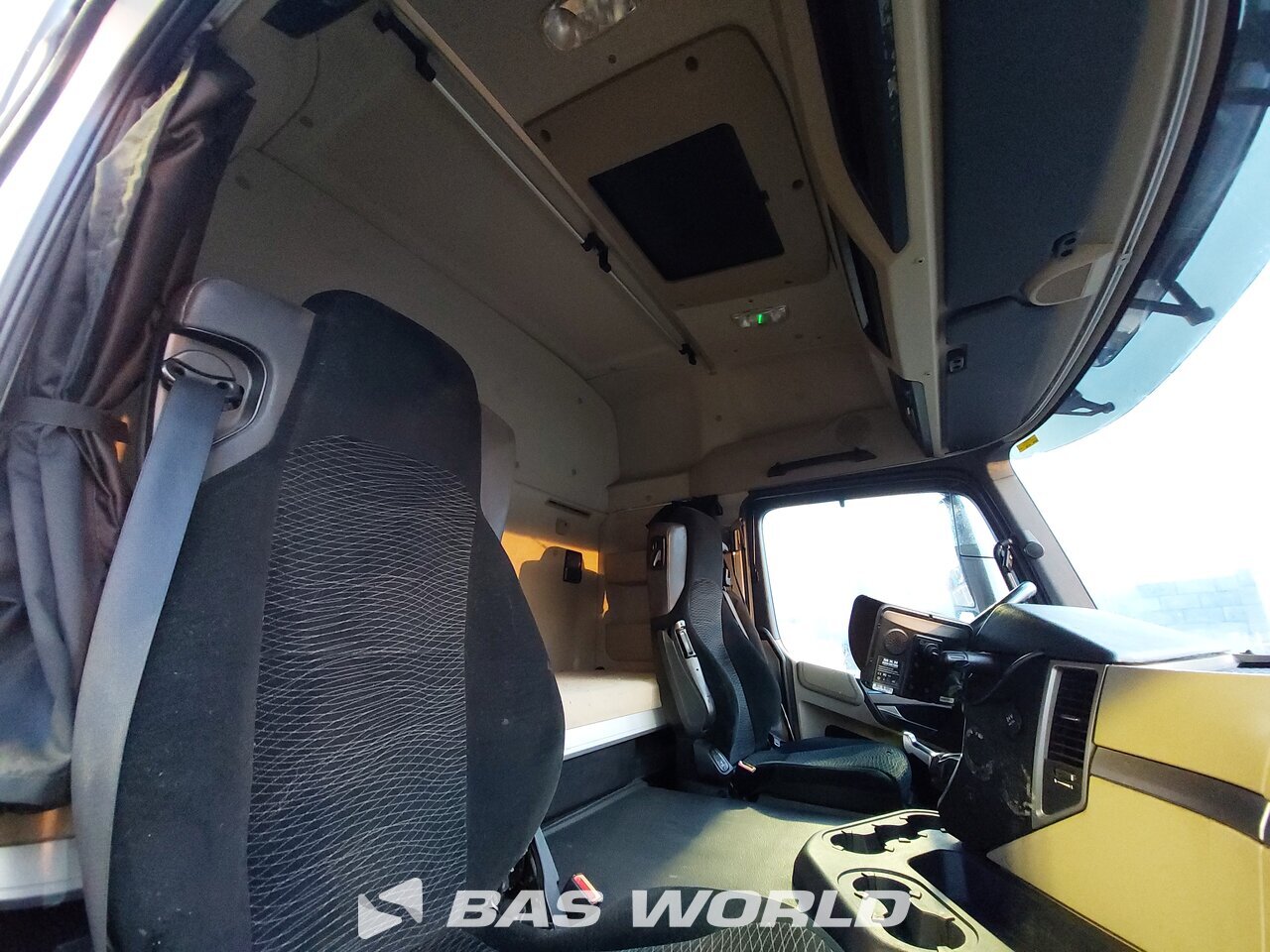 Other : Mercedes Actros 2546 شاحنة الجسم الصندوقي