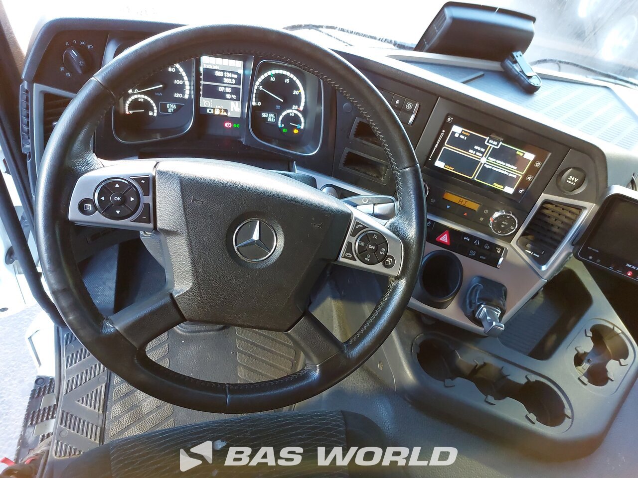 Other : Mercedes Actros 2546 شاحنة الجسم الصندوقي