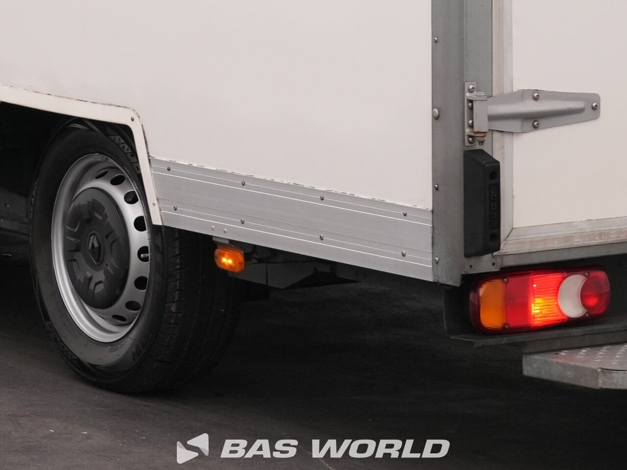 Other : Renault Master 145PK Box body