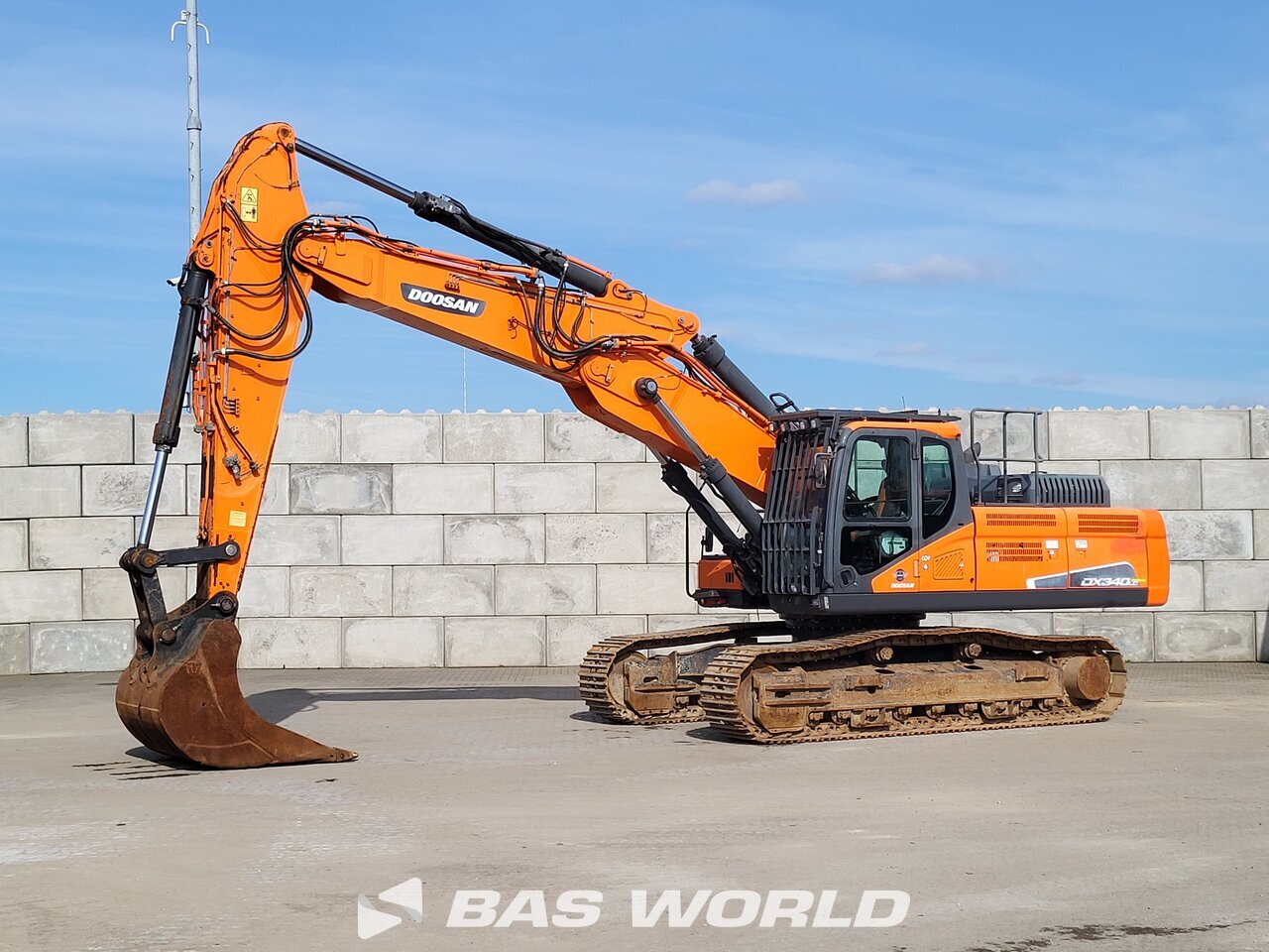 Doosan DX340 LC-5 Crawler excavators - BAS World