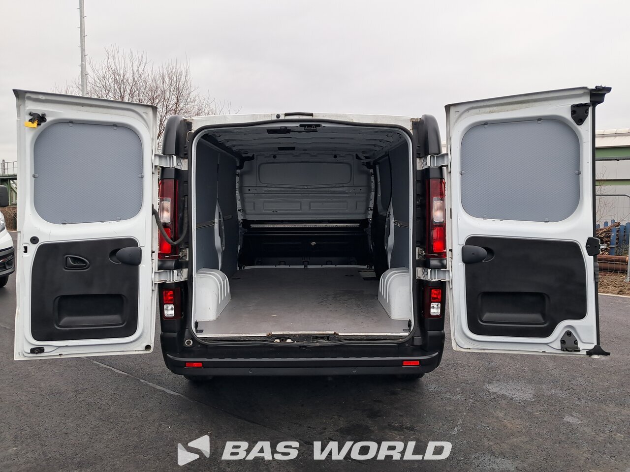 Other : Renault Trafic 130pk Closed box van