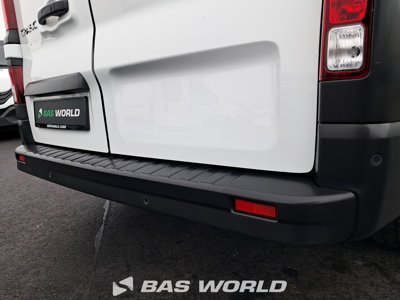 Other : Renault Trafic 130pk Closed box van