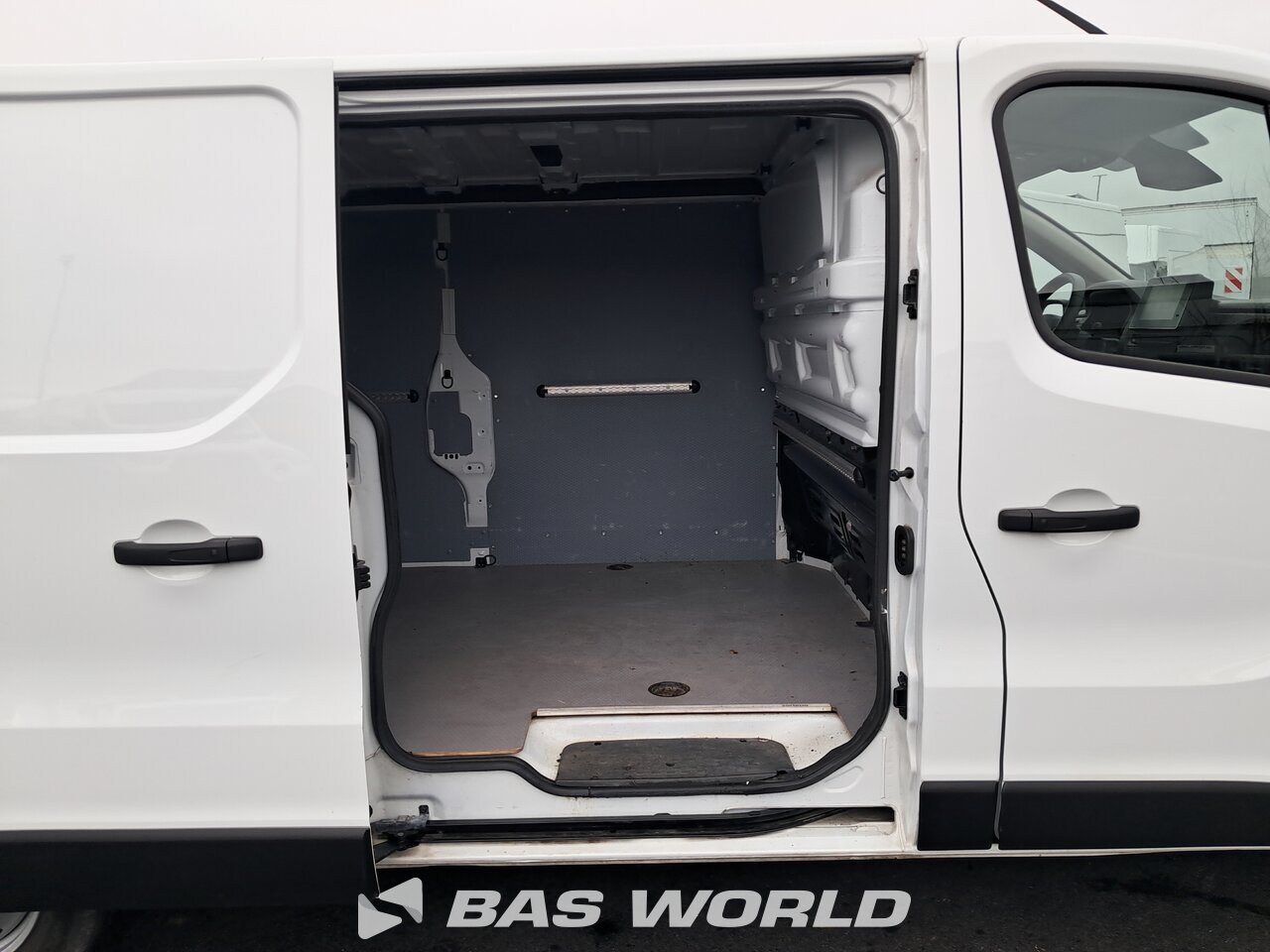 Other : Renault Trafic 130pk Closed box van