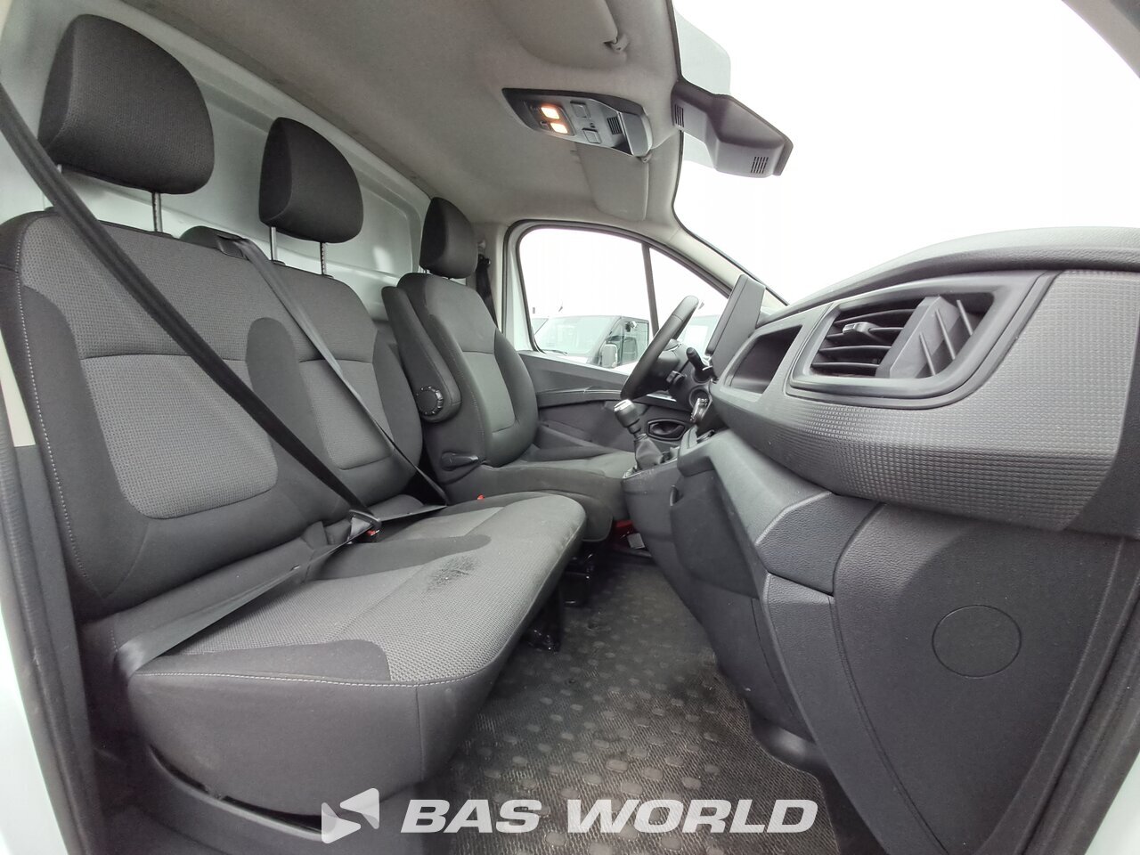 Other : Renault Trafic 130pk Closed box van
