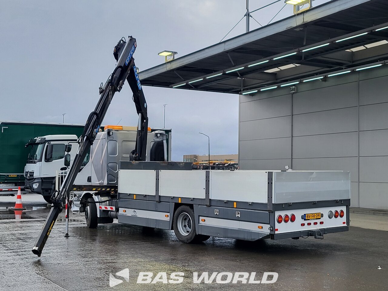 Other : Volvo FL 240 شاحنات مسطحة
