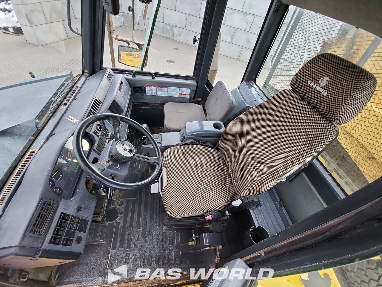 Other : Komatsu HM300-2 قلابة مفصلية