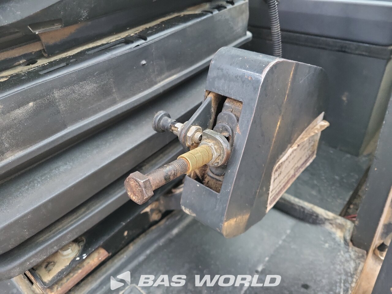 Other : Komatsu HM300-2 قلابة مفصلية