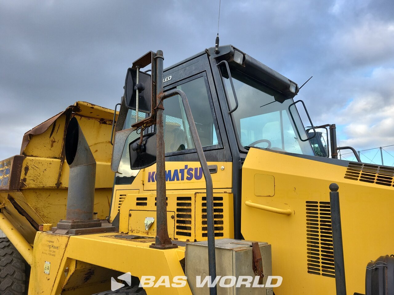 Other : Komatsu HM300-2 قلابة مفصلية