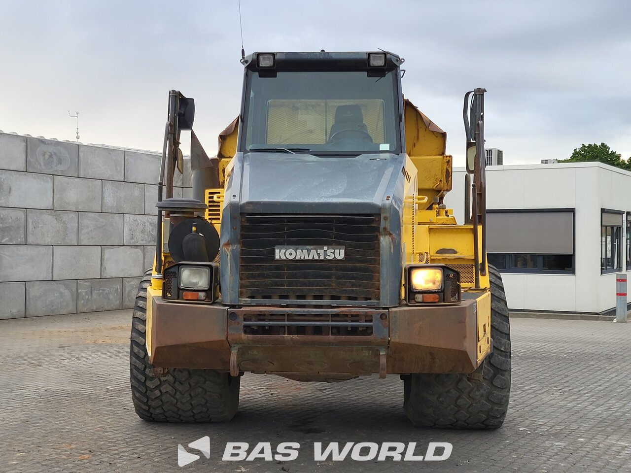 Other : Komatsu HM300-2 قلابة مفصلية