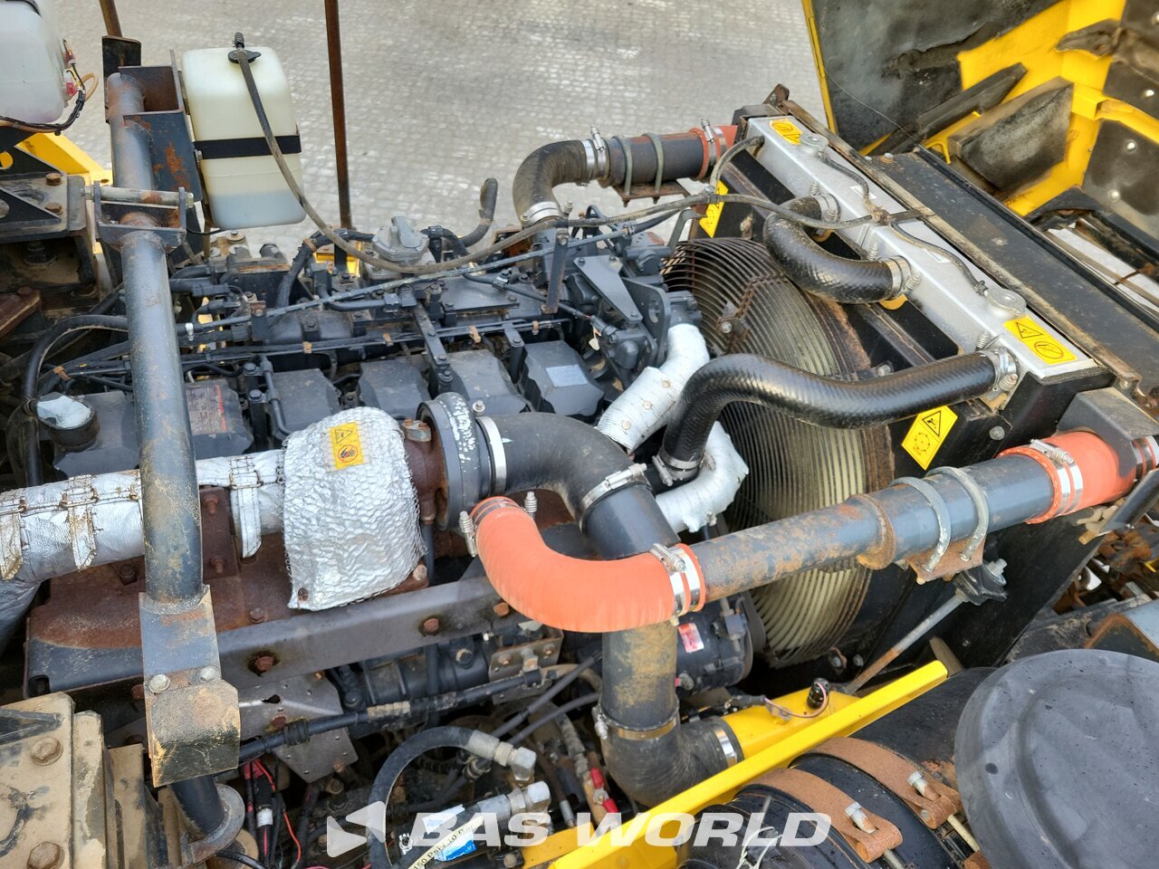 Other : Komatsu HM300-2 قلابة مفصلية
