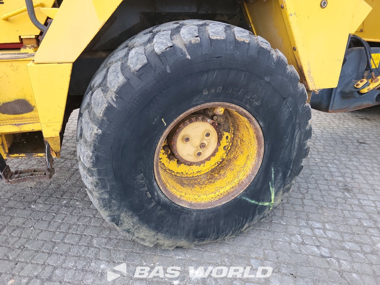 Other : Komatsu HM300-2 قلابة مفصلية