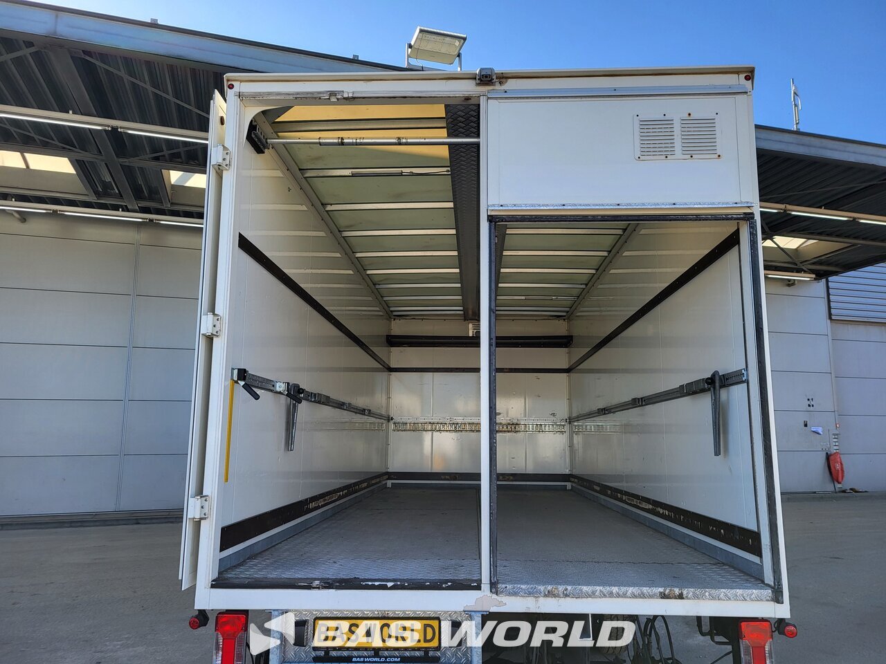 Other : Iveco Daily 70C18 Stängda lastbilskarosser
