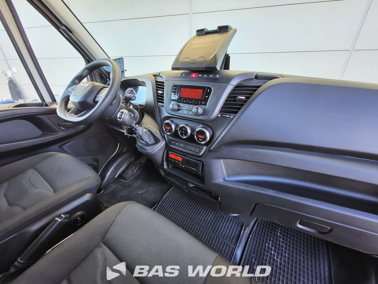 Other : Iveco Daily 70C18 Stängda lastbilskarosser