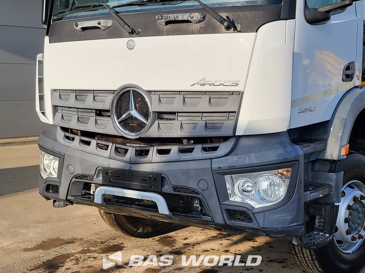 Other : Mercedes Arocs 3240 Camion malaxeur béton