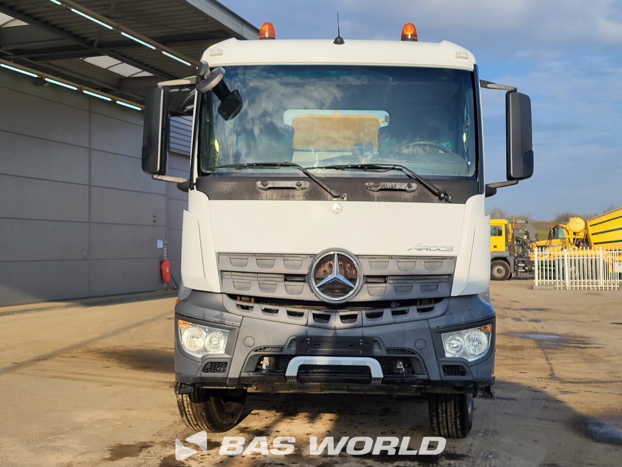 Other : Mercedes Arocs 3240 Camion malaxeur béton