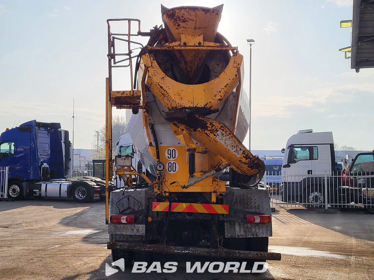 Other : Mercedes Arocs 3240 Camion malaxeur béton