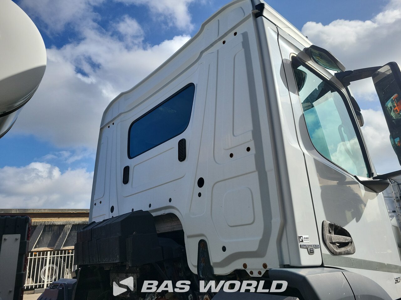 Other : Mercedes Arocs 3240 شاحنة خلاطة خرسانة