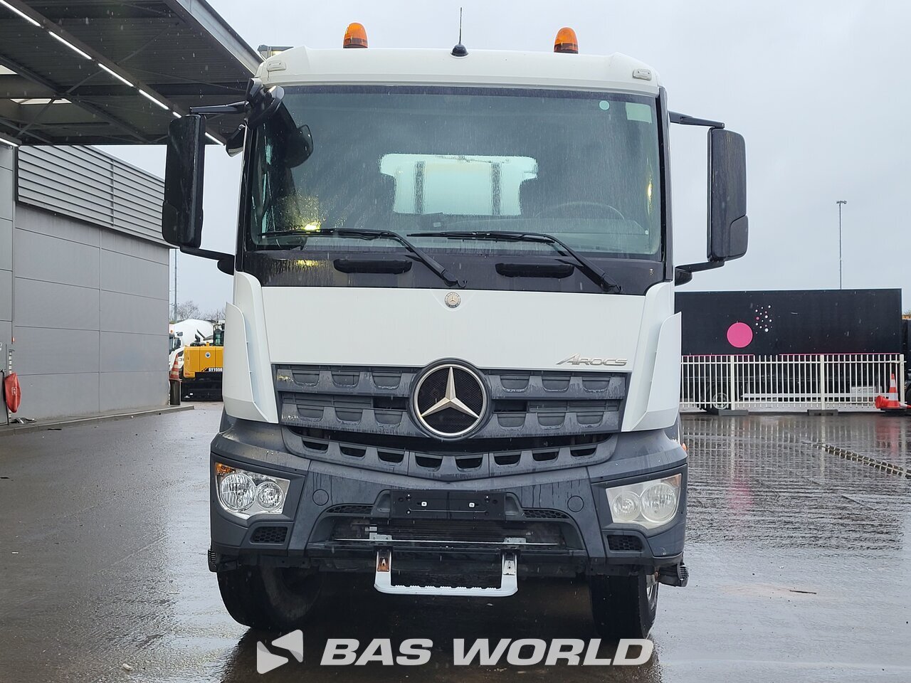 Other : Mercedes Arocs 3240 Camion malaxeur béton