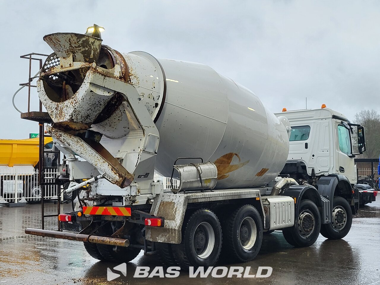 Other : Mercedes Arocs 3240 Camion malaxeur béton