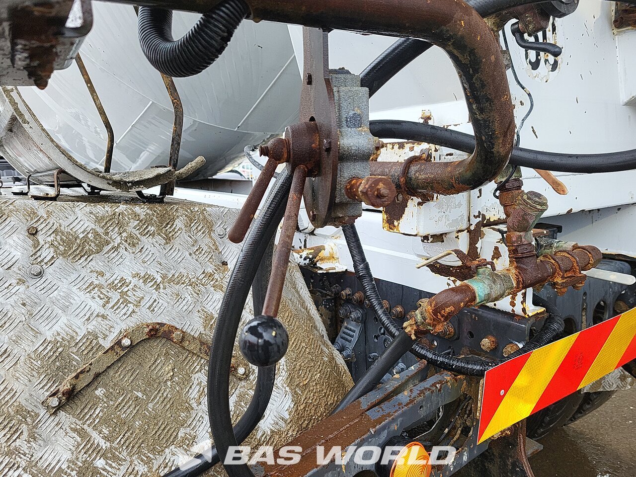 Other : Mercedes Arocs 3240 Camion malaxeur béton