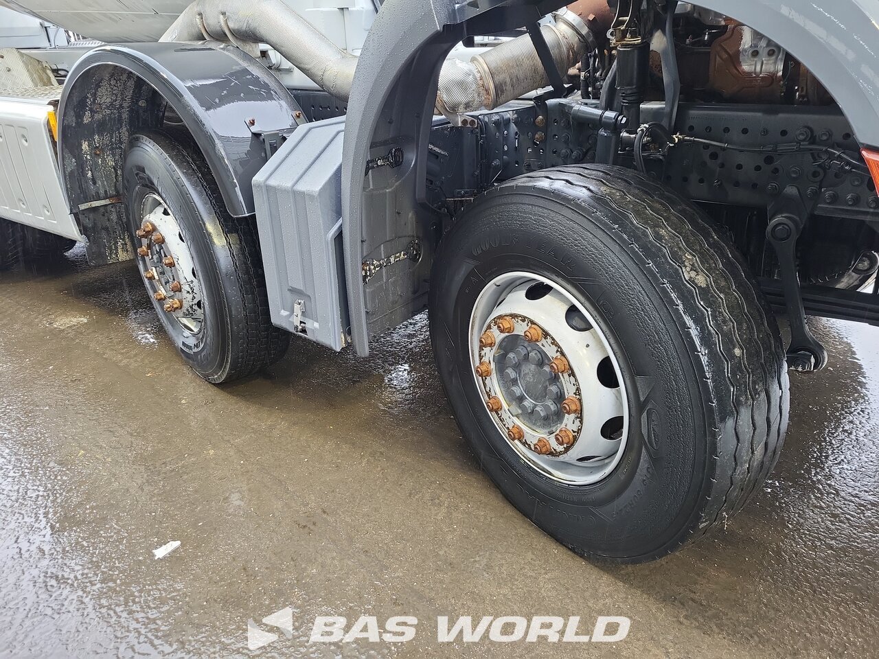Other : Mercedes Arocs 3240 Camion malaxeur béton