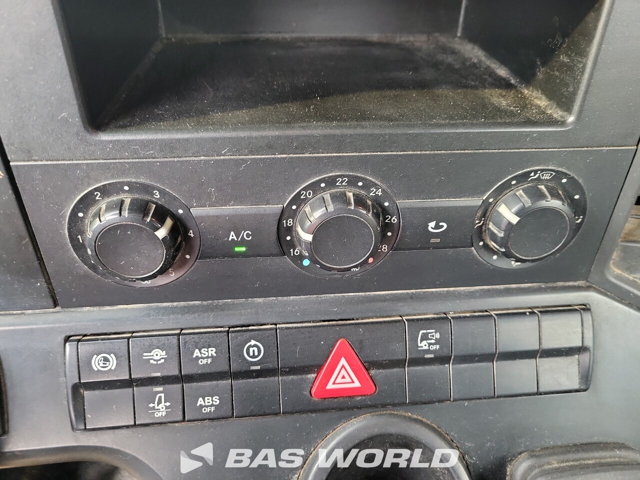 Other : Mercedes Arocs 3240 Camion malaxeur béton
